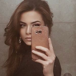 Meet your Posher, Alexandra